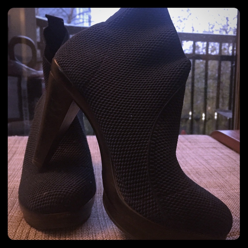 Blue elastic ankle boots